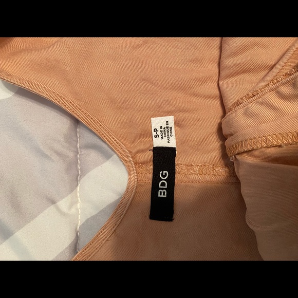 Light pink BDG overalls from urban outfitters - Picture 2 of 4